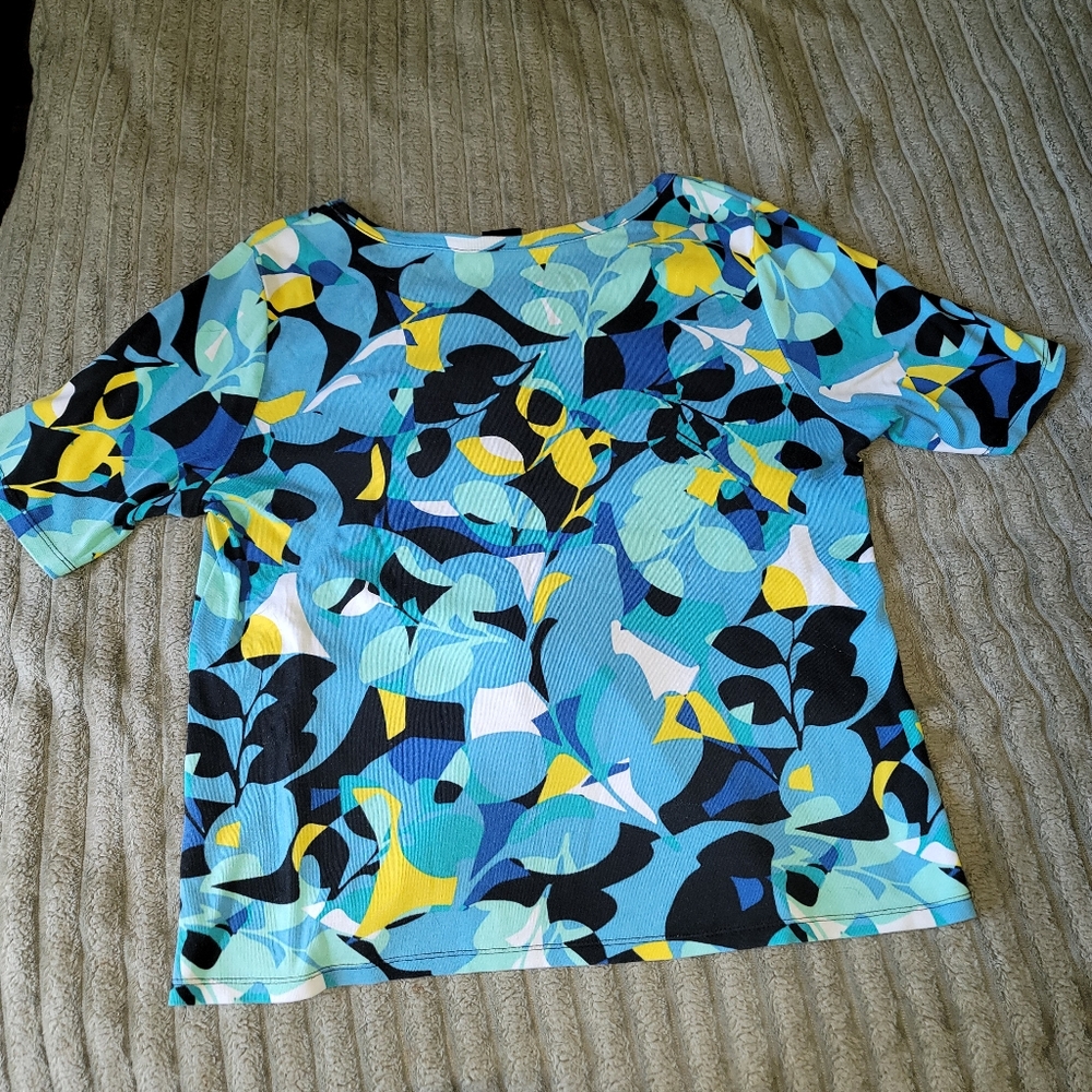 Rafaella Size XL Crew Neck with V Cut out Top Blue Short Sleeve Pullover Studded